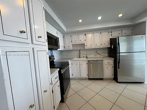 18041 Biscayne Blvd Photo 1