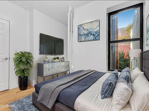 4th image of 235 W 12th St APT 10
