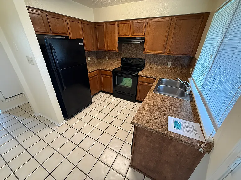 730 Bluebonnet Dr #B — Photo 12
