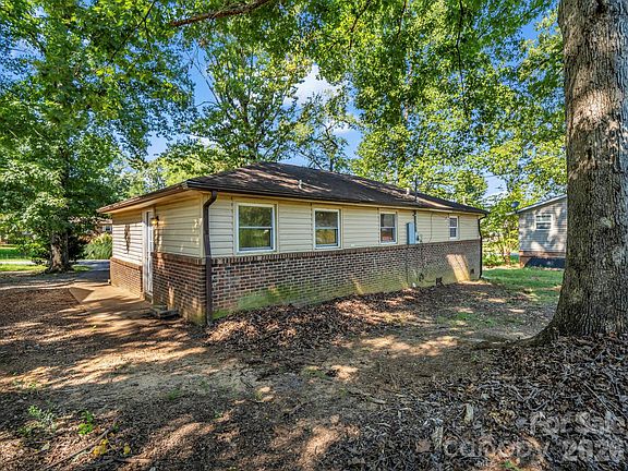 2nd image of 254 Old Castle Ln #49