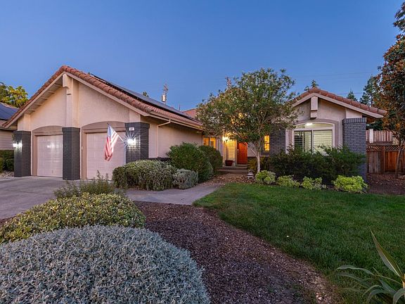 3rd image of 182 Silverado Springs Drive