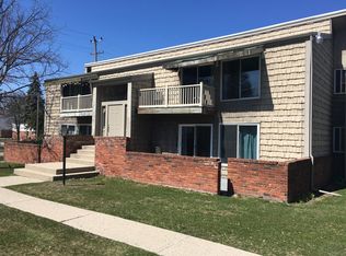 690 N 3rd St APT 2, Saint Clair, MI
