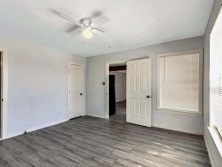 305 N Robinson St #D — Photo 10