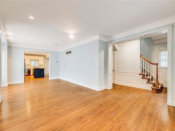 2nd image of 4734 Liberty St