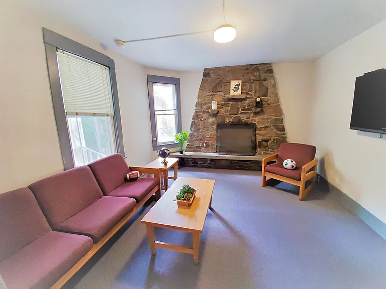 105 Dryden Ct — Photo 4