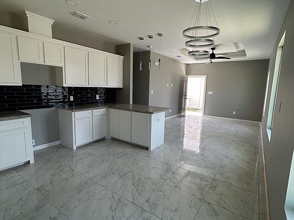 3rd image of 1000 N Blair Ave #2