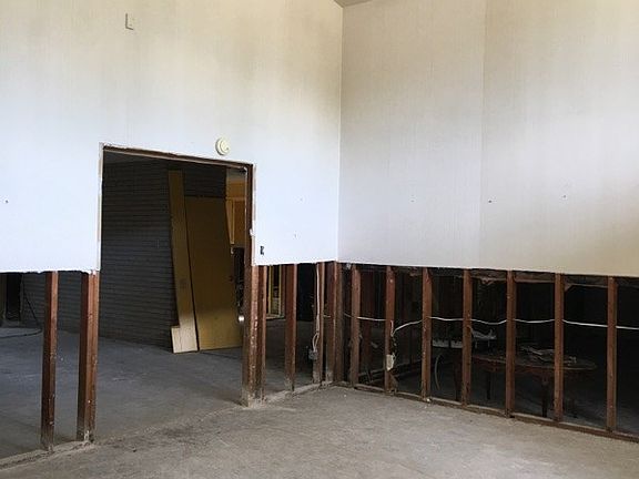 3rd image of 3807 Platt Ave
