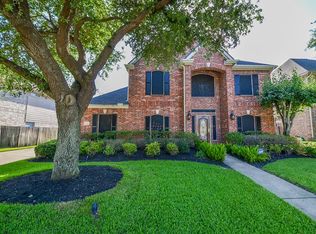 9215 Meadow Branch Ct, Houston, TX 77095