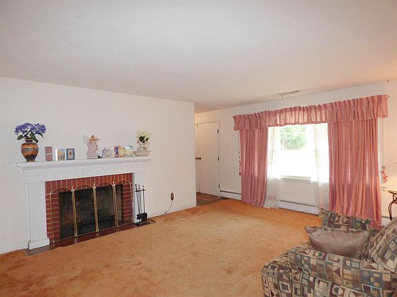 2nd image of 1117 Cambridge Dr