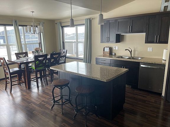 4th image of 1382 Morningside Dr