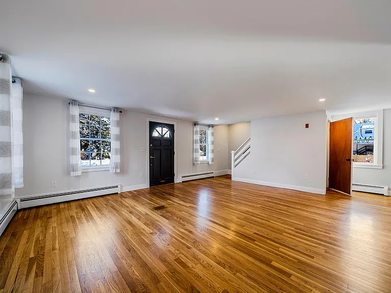 84 E Main St — Photo 16