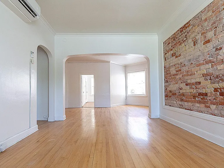 Kensington Apartments — Photo 30