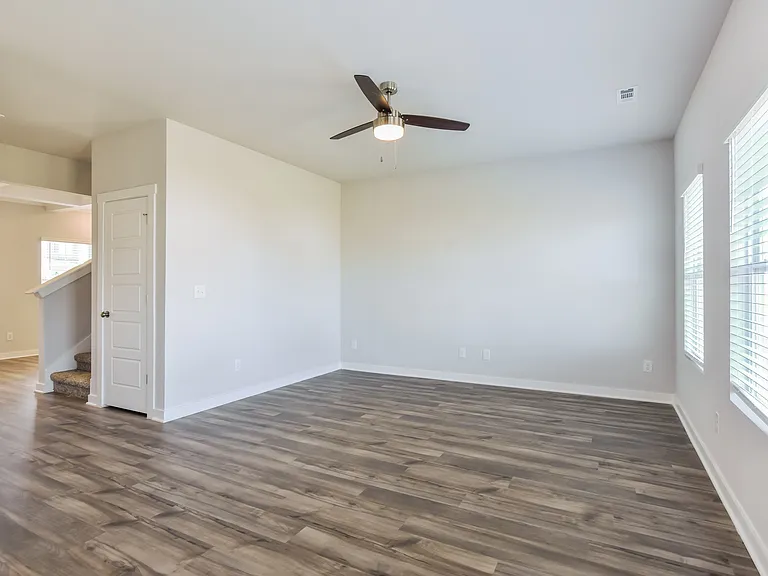 26242 Beech Grove Ln — Photo 3