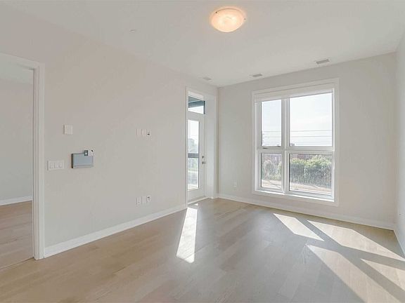 2nd image of 95 Dundas St W #210