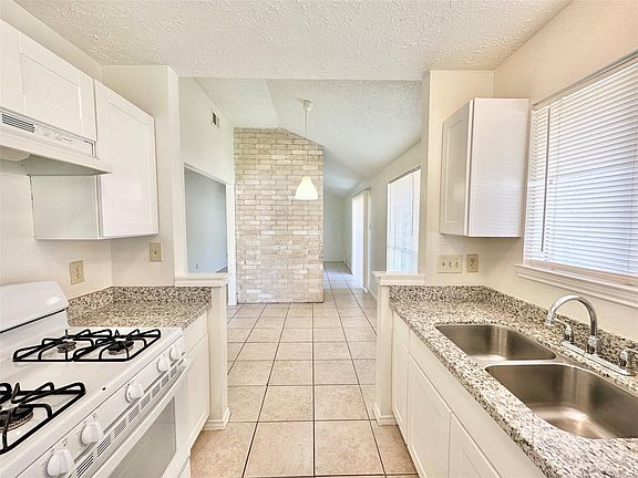 4th image of 13753 Sablecrest St