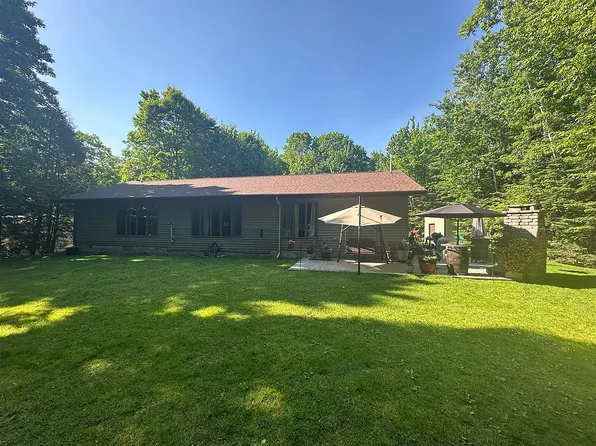 1365 Charwood Cir, Sault Sainte Marie, MI 49783