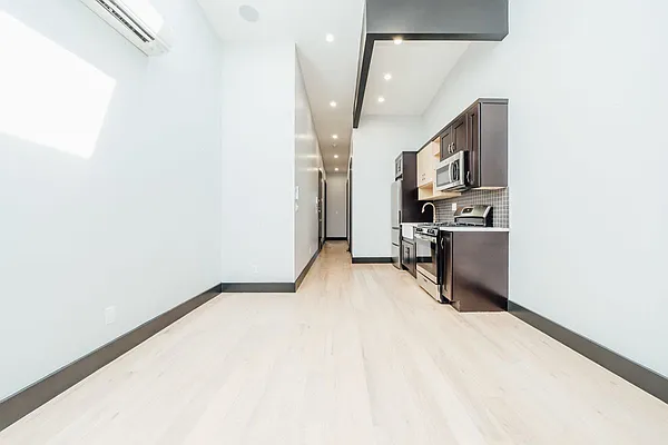 Rented by Hagstrom Management Inc | media 24