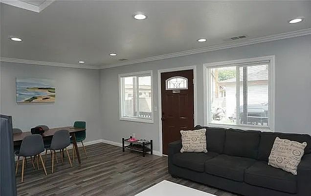 1st image of 3245 Isabel Ave