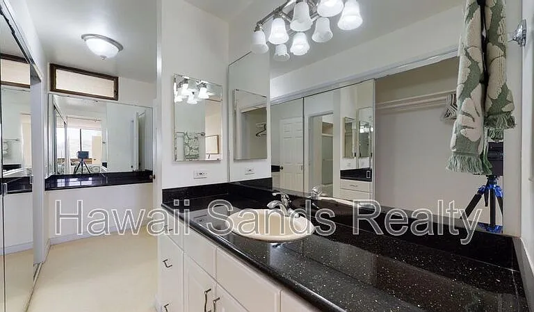 501 Hahaione St #19K — Photo 13
