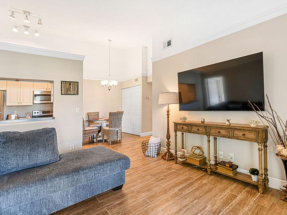 5th image of 6314 Chasewood Drive #G