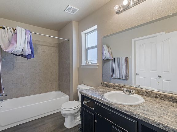 3rd image of 14532 Escalera Dr