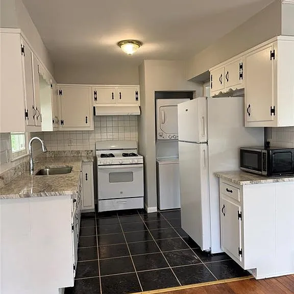 1582 Lincoln Ave SE — Photo 6