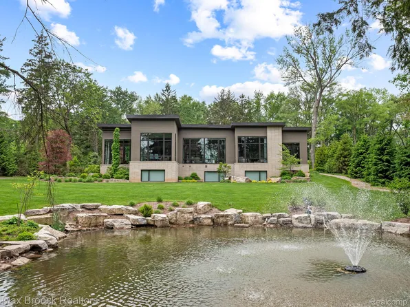 4890 Charing Cross Rd, Bloomfield Hills, MI 48304