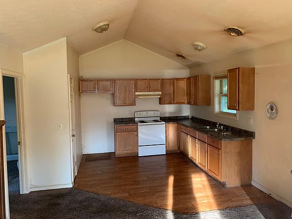 2nd image of 1018 W Barnett St