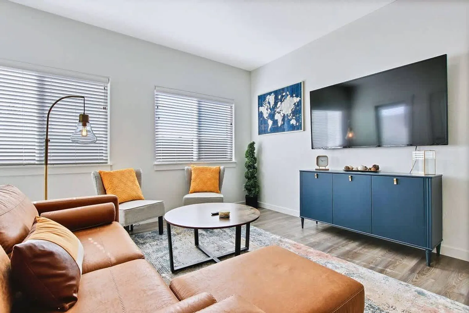 3 bed, 2.0 bath, $6,187 — Photo 2