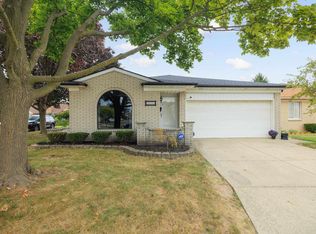 15151 La Grande Plz, Warren, MI 48088