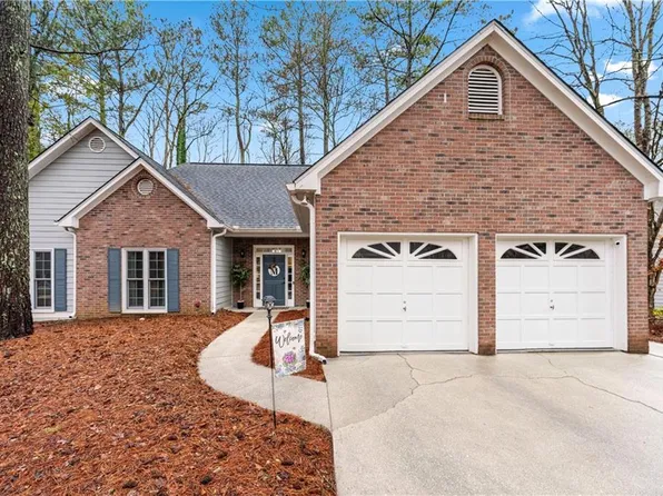 3242 Country Walk Dr, Powder Springs, GA 30127