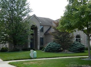 328 Evaline Dr, Troy, MI 48085
