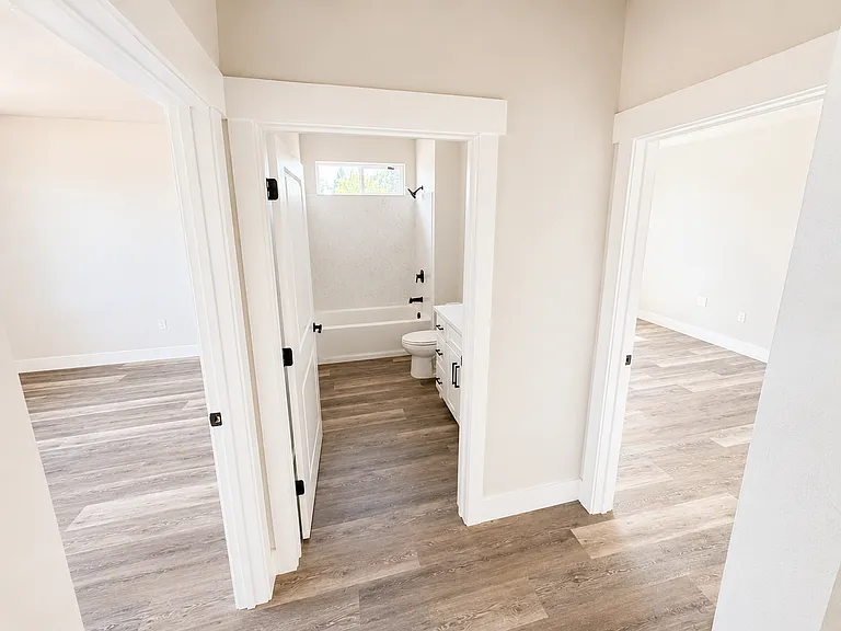 5579-5581 Linrich Ln — Photo 13