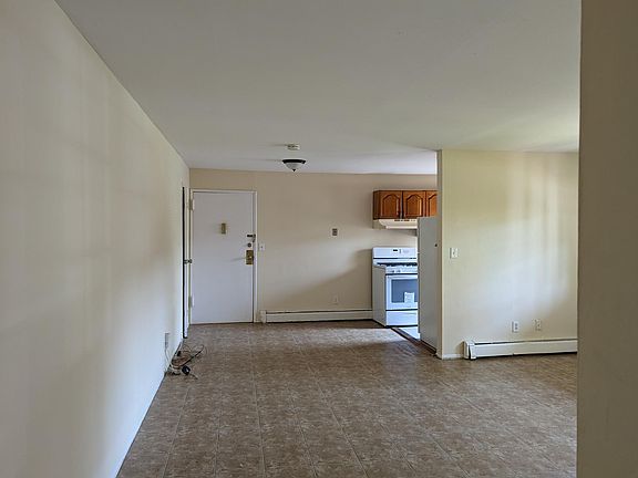 4th image of 149 Hemlock Dr #149