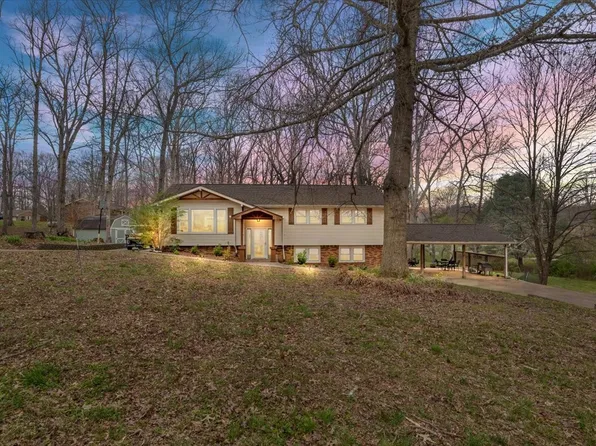 105 Clearwater Dr, Tennessee Ridge, TN 37178