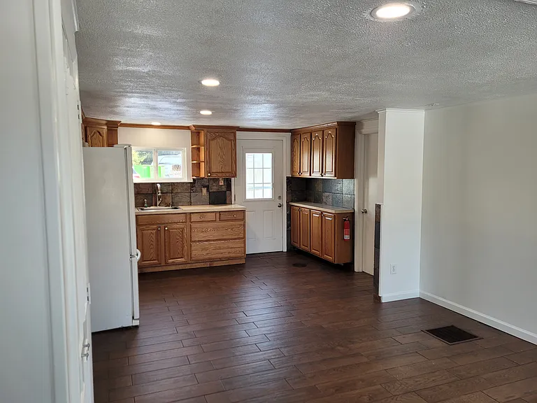 113 Tyler Dr — Photo 12