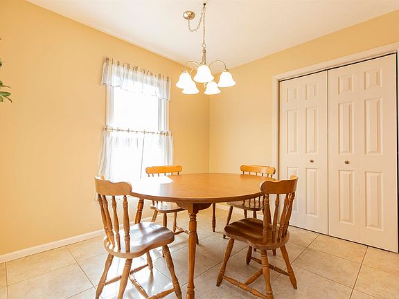 5th image of 2020 Cross Creek Dr