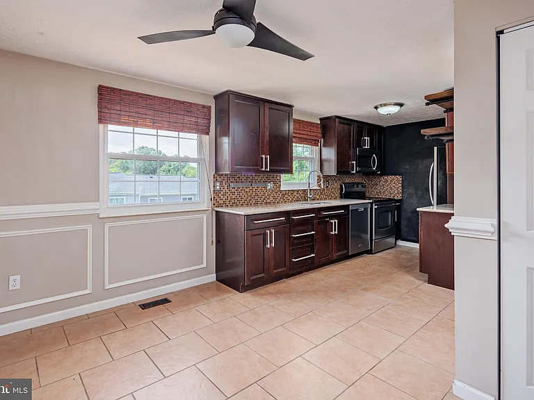 21 Valley Park Ct — Photo 8