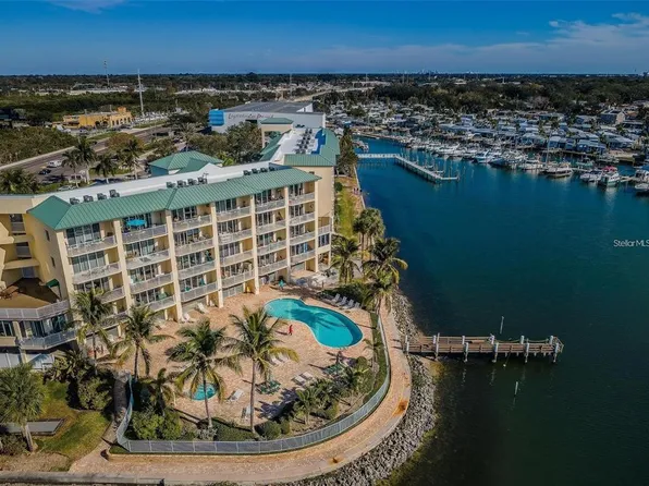 8800 Bay Pines Blvd APT 201, Saint Petersburg, FL 33709