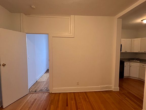 2nd image of 2647 Kennedy Blvd #8
