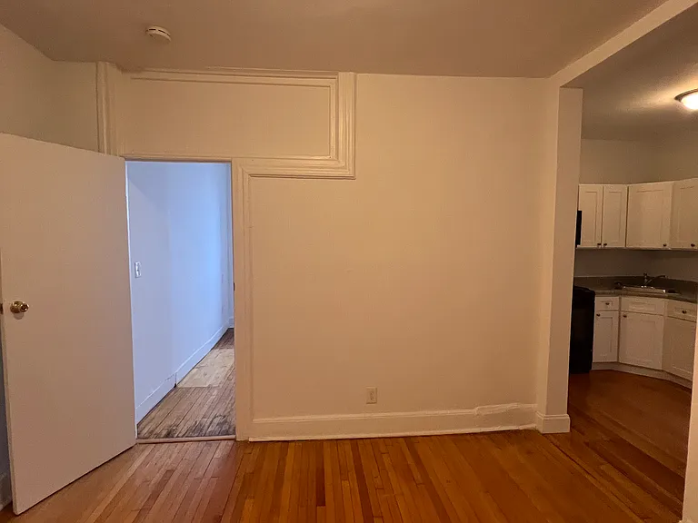 2647 Kennedy Blvd #8 — Photo 2
