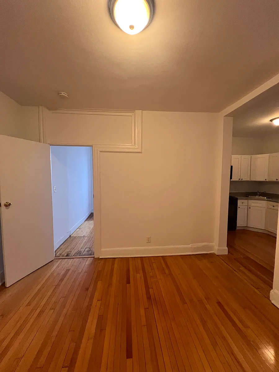 Building Photo - 2647 Kennedy Blvd #8