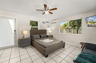 1st image of 1133-1137 NE 17th Ave #16057028