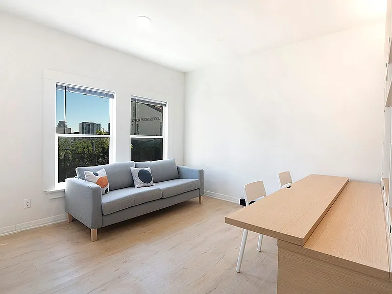 8th Street Studios Near Downtown Los Angeles Move-In Special — Photo 40