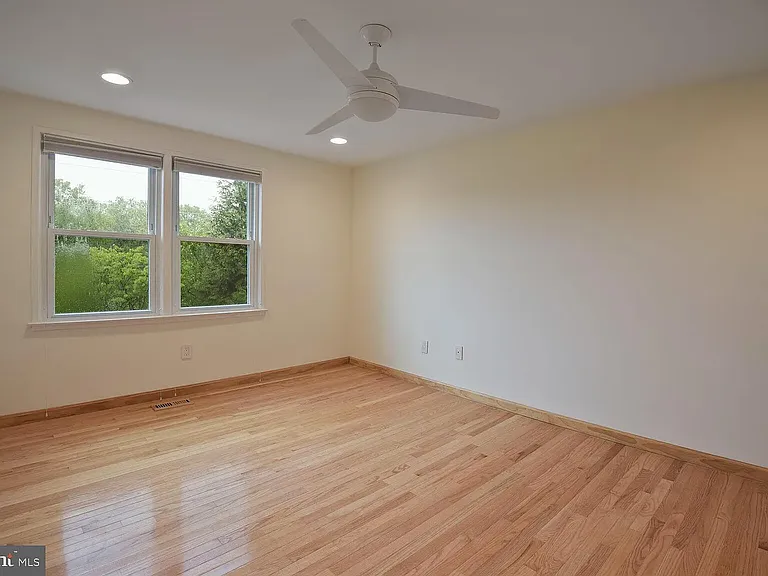 9321 Bentridge Ave — Photo 30