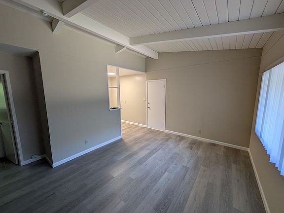 3rd image of 449-465 Ventura Ave #451