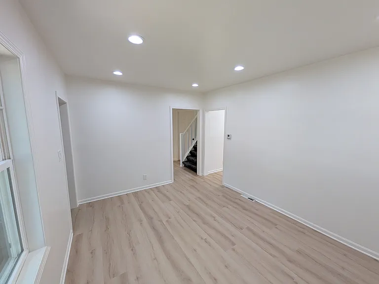 58 Wheelock Pkwy E — Photo 2