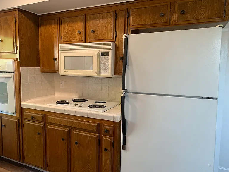 1601 W Fairmont Ave #A — Photo 8