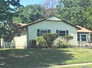 75 Helmig St, Brentwood, NY 11717