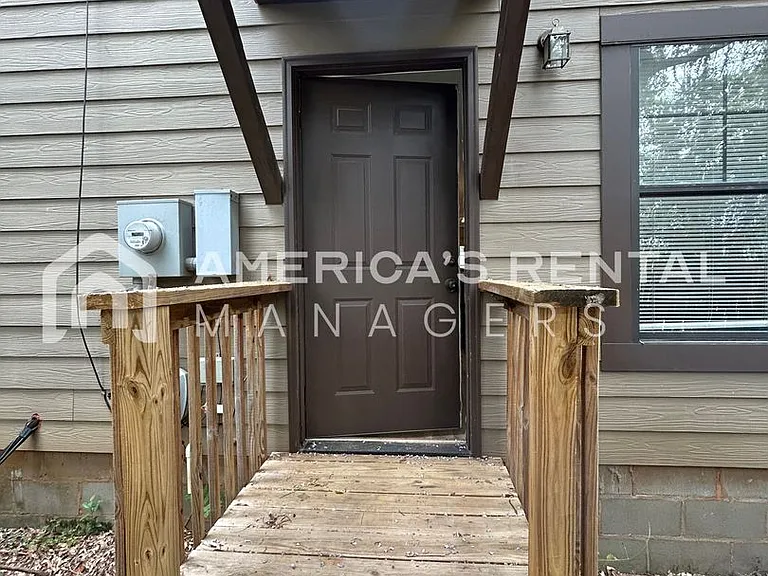 1915 6th Ave — Photo 14